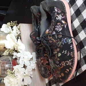 ALEGRIA SHOES SLIP RESISTANT